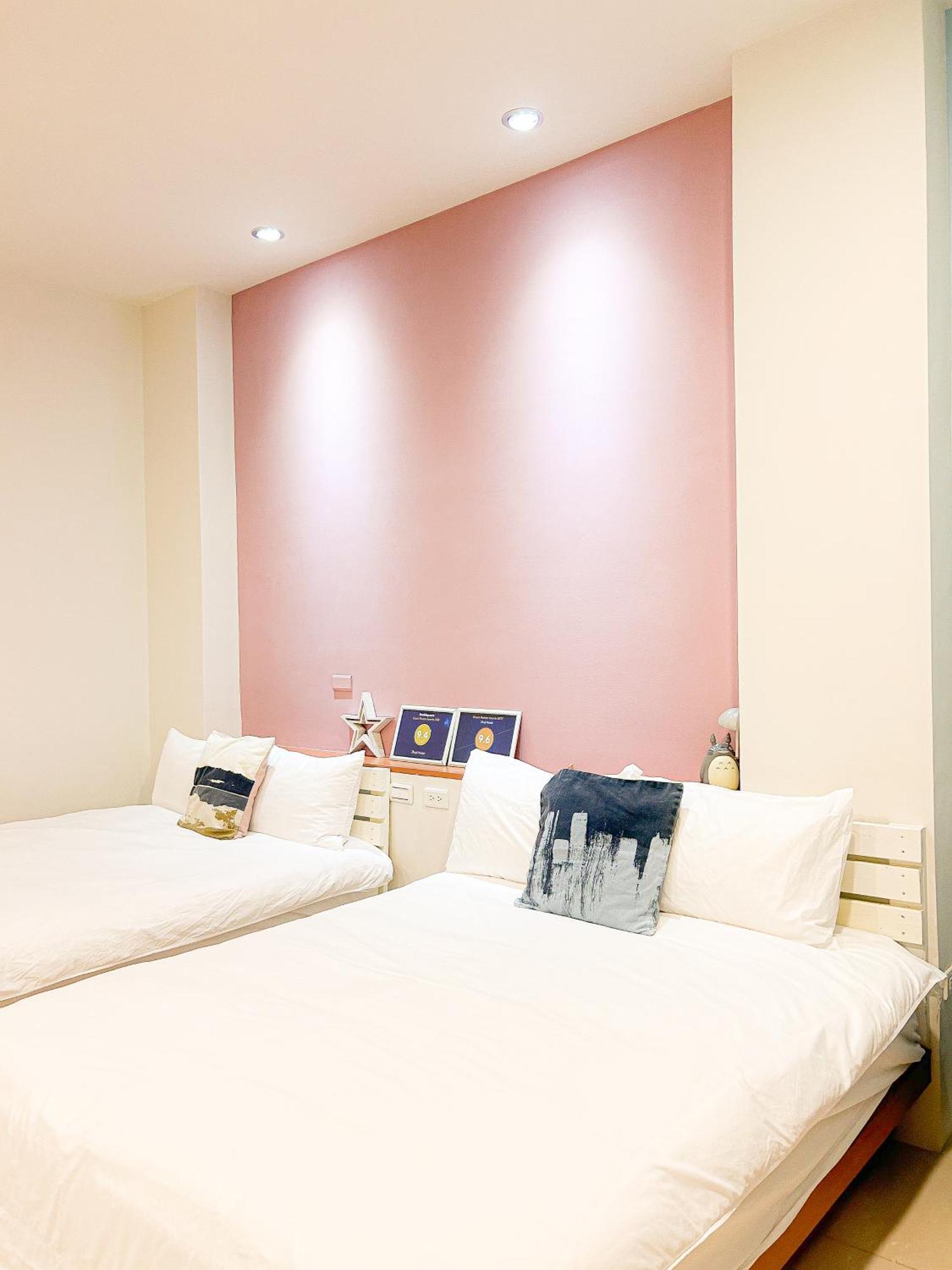 Zhuji Hostel Donggang Bagian luar foto