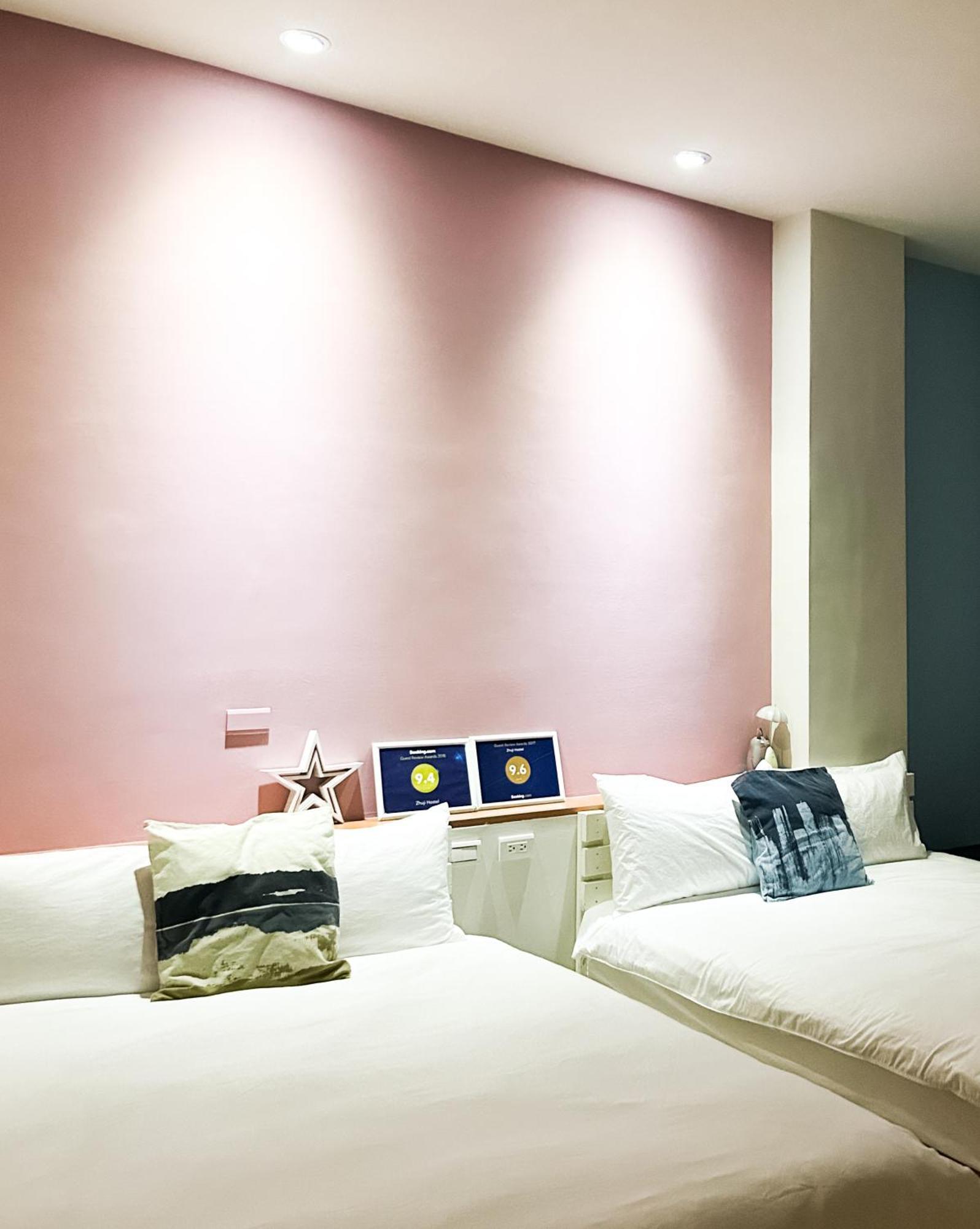 Zhuji Hostel Donggang Bagian luar foto