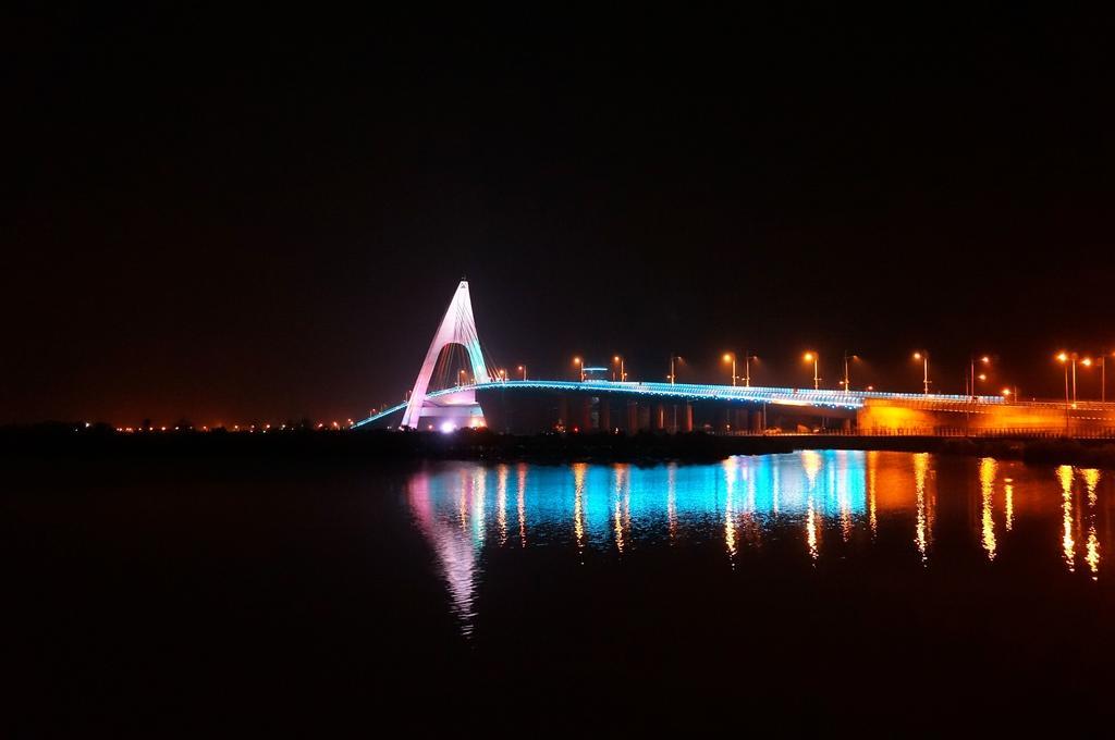 Zhuji Hostel Donggang Bagian luar foto